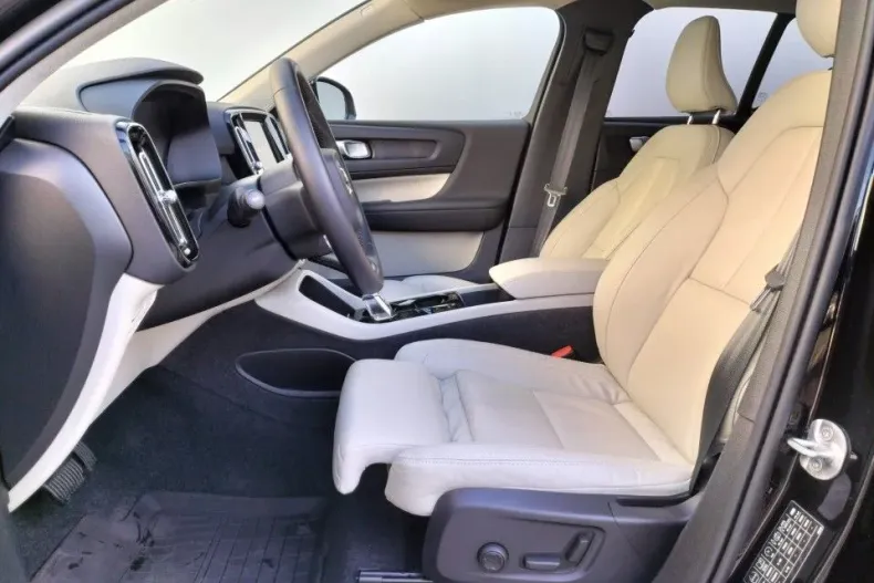 Volvo XC40 din 2023 cu 27.964 km - oferta VOL132390 - foto 18