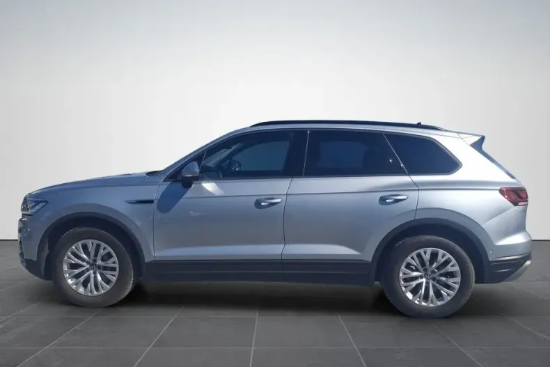 Volkswagen Touareg din 2023 cu 37.142 km - oferta VOL132398 - foto 3