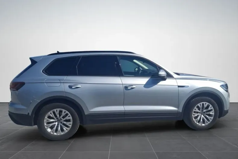 Volkswagen Touareg din 2023 cu 37.142 km - oferta VOL132398 - foto 7