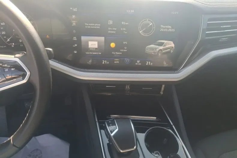 Volkswagen Touareg din 2023 cu 37.142 km - oferta VOL132398 - foto 15