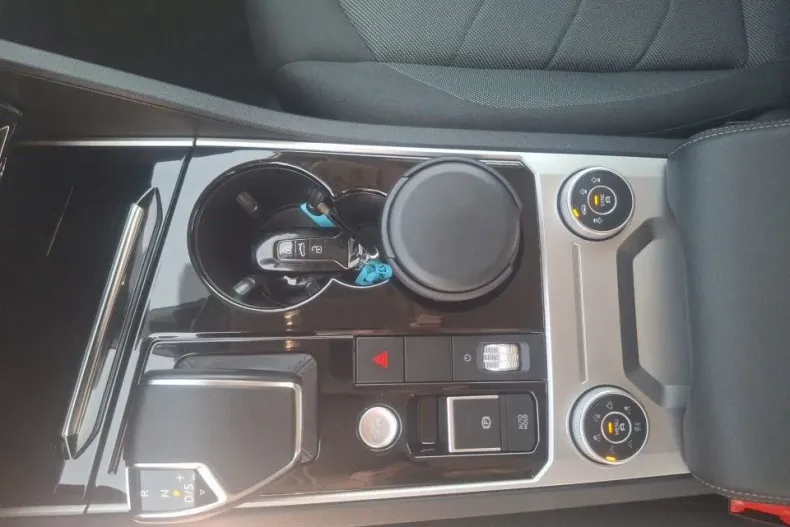 Volkswagen Touareg din 2023 cu 37.142 km - oferta VOL132398 - foto 19