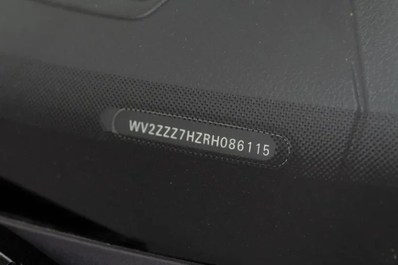 Volkswagen Transporter din 2024 cu 13.943 km - oferta VOL132400 - foto 8