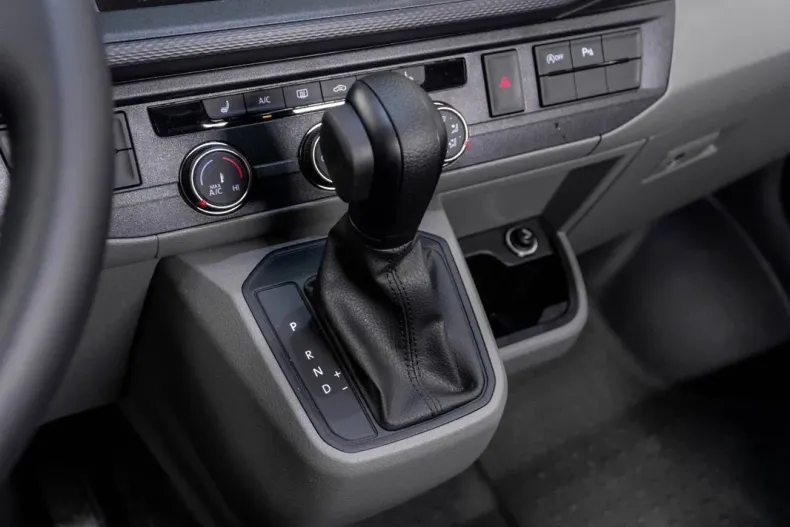 Volkswagen Transporter din 2024 cu 13.943 km - oferta VOL132400 - foto 20