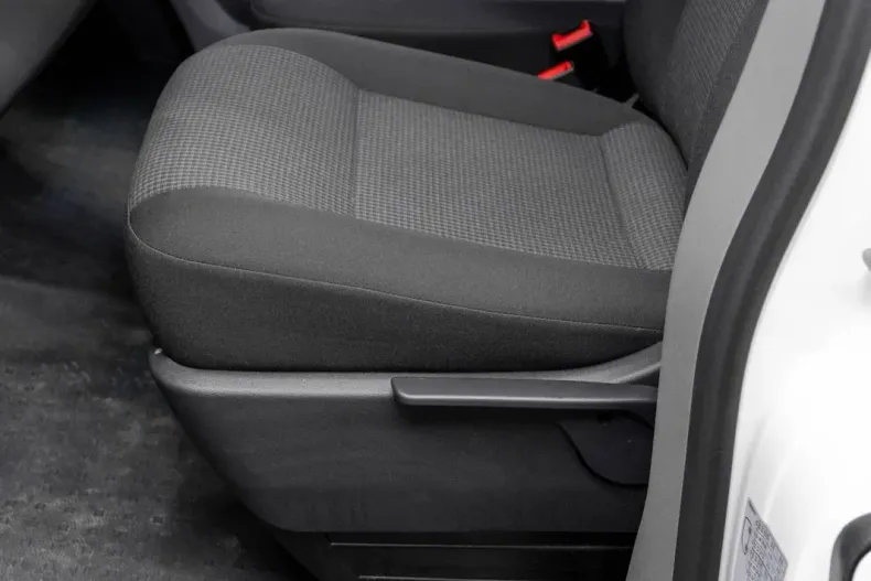 Volkswagen Transporter din 2024 cu 13.943 km - oferta VOL132400 - foto 24