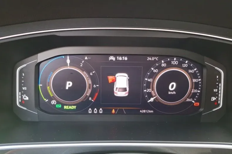 Volkswagen Tiguan din 2021 cu 42.812 km - oferta VOL132401 - foto 11