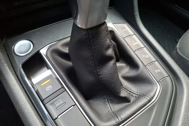 Volkswagen Tiguan din 2021 cu 42.812 km - oferta VOL132401 - foto 20