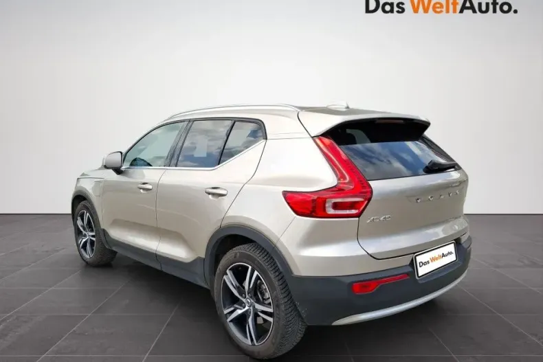 Volvo XC40 din 2023 cu 28.740 km - oferta VOL132409 - foto 4