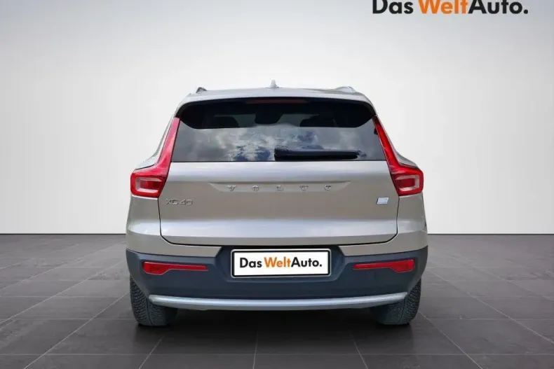 Volvo XC40 din 2023 cu 28.740 km - oferta VOL132409 - foto 8