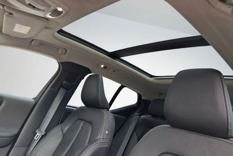 Volvo XC40 din 2023 cu 28.740 km - oferta VOL132409 - foto 15