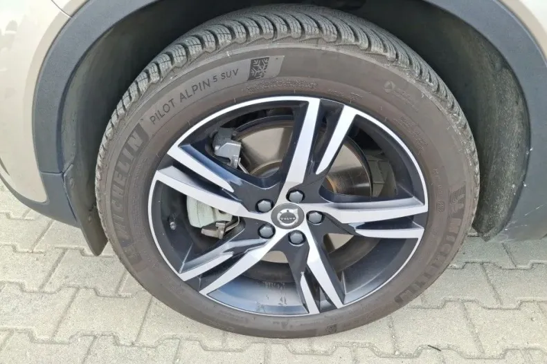 Volvo XC40 din 2023 cu 28.740 km - oferta VOL132409 - foto 19