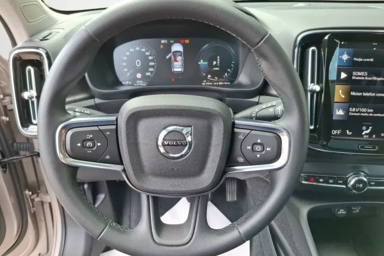 Volvo XC40 din 2023 cu 28.740 km - oferta VOL132409 - foto 22