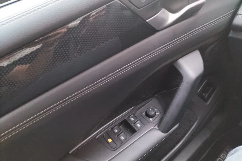 Volkswagen Tiguan din 2024 cu 17.581 km - oferta VOL132415 - foto 12