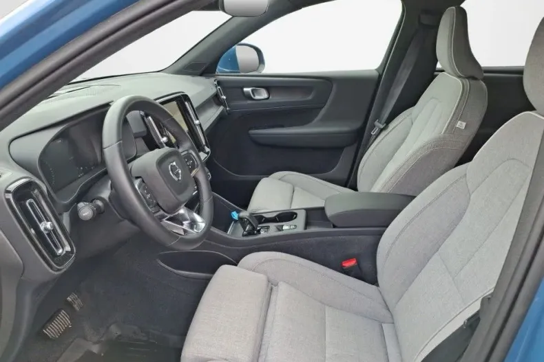 Volvo XC40 din 2023 cu 13.769 km - oferta VOL132421 - foto 9