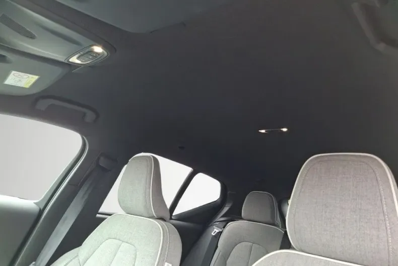 Volvo XC40 din 2023 cu 13.769 km - oferta VOL132421 - foto 17