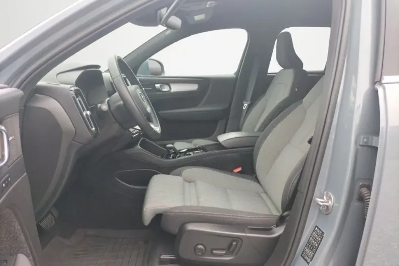 Volvo XC40 din 2022 cu 29.247 km - oferta VOL132427 - foto 9