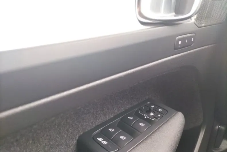 Volvo XC40 din 2022 cu 29.247 km - oferta VOL132427 - foto 12