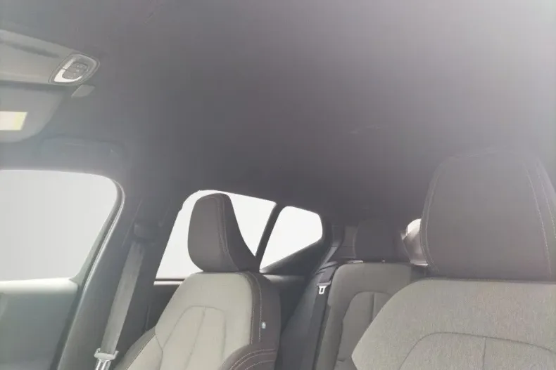 Volvo XC40 din 2022 cu 29.247 km - oferta VOL132427 - foto 18