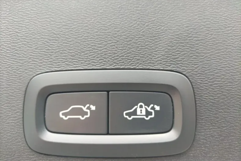 Volvo XC40 din 2022 cu 29.247 km - oferta VOL132427 - foto 19