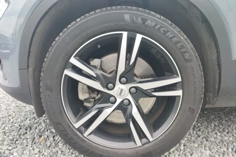 Volvo XC40 din 2022 cu 29.247 km - oferta VOL132427 - foto 21