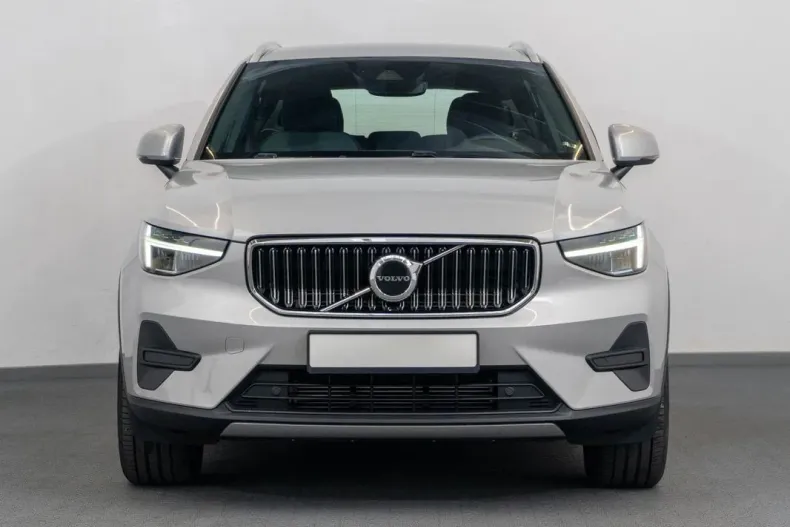 Volvo XC40 din 2023 cu 11.000 km - oferta VOL132430 - foto 4