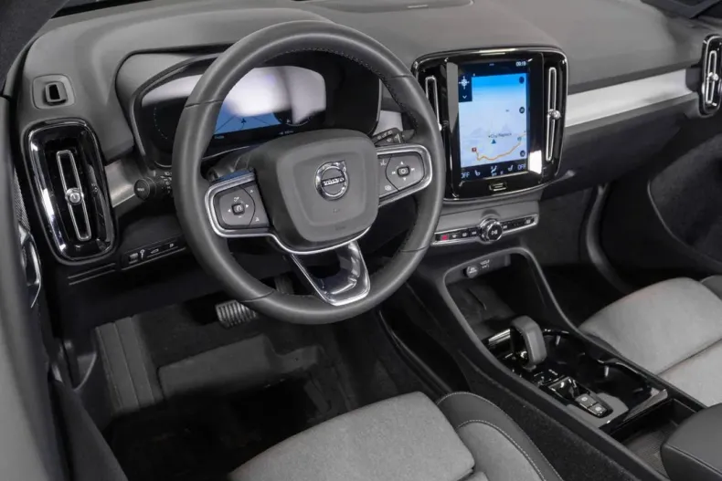 Volvo XC40 din 2023 cu 11.000 km - oferta VOL132430 - foto 12