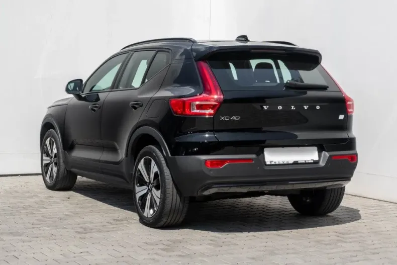 Volvo XC40 din 2023 cu 41.723 km - oferta VOL132438 - foto 4