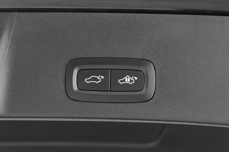 Volvo XC40 din 2023 cu 41.723 km - oferta VOL132438 - foto 9