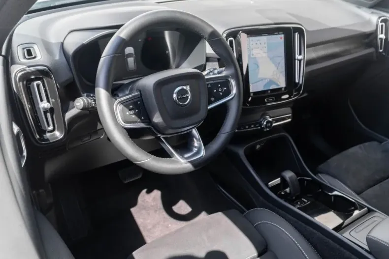 Volvo XC40 din 2023 cu 41.723 km - oferta VOL132438 - foto 13