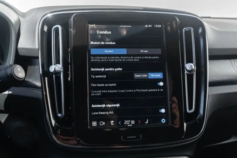 Volvo XC40 din 2023 cu 41.723 km - oferta VOL132438 - foto 18