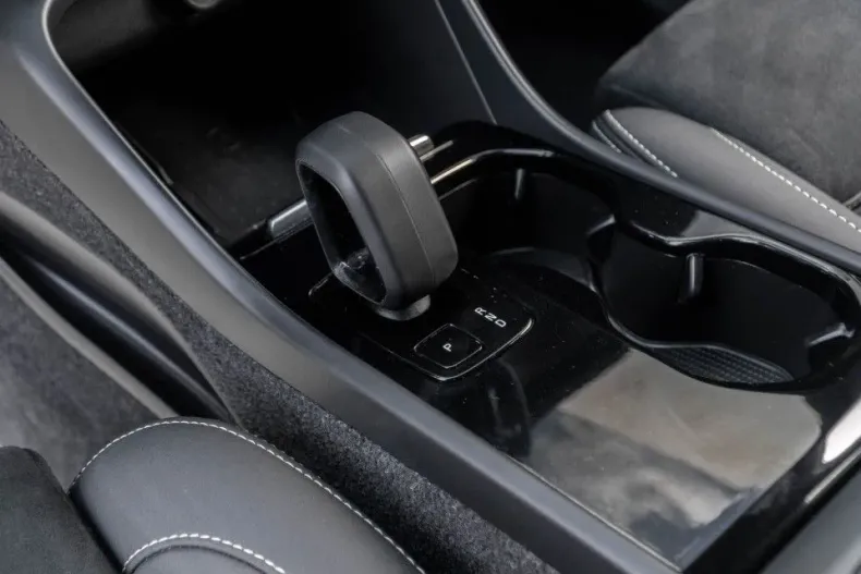 Volvo XC40 din 2023 cu 41.723 km - oferta VOL132438 - foto 23