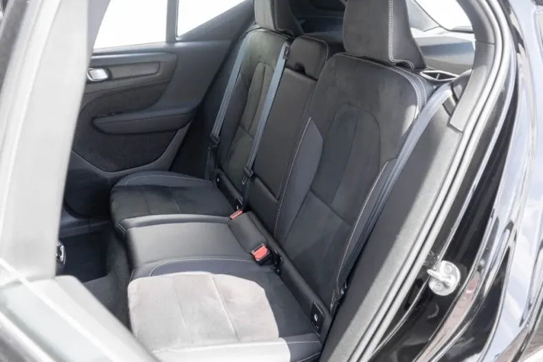 Volvo XC40 din 2023 cu 41.723 km - oferta VOL132438 - foto 27