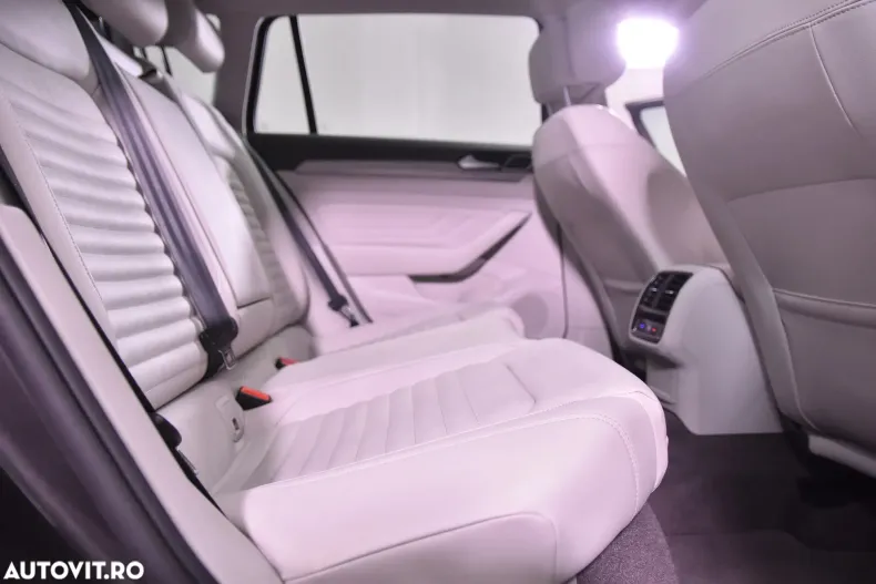Volkswagen Passat din 2020 cu 149.657 km - oferta VOL132517 - foto 12