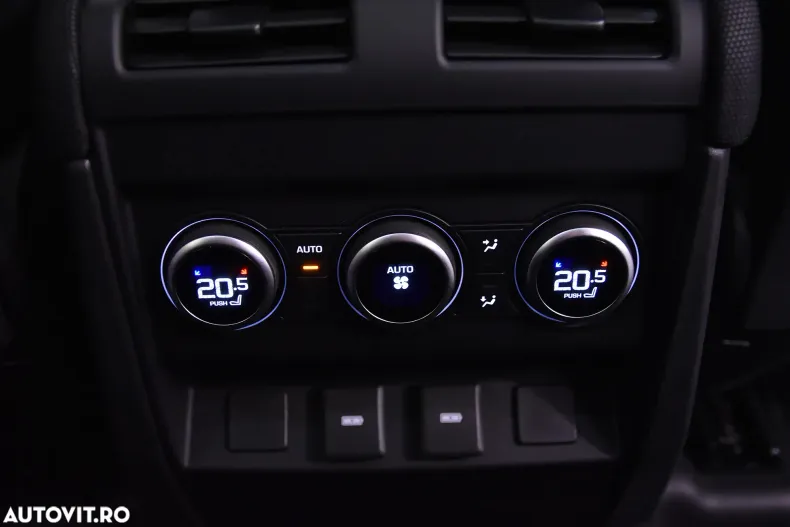 Land Rover Defender din 2022 cu 9.913 km - oferta LAN132528 - foto 20