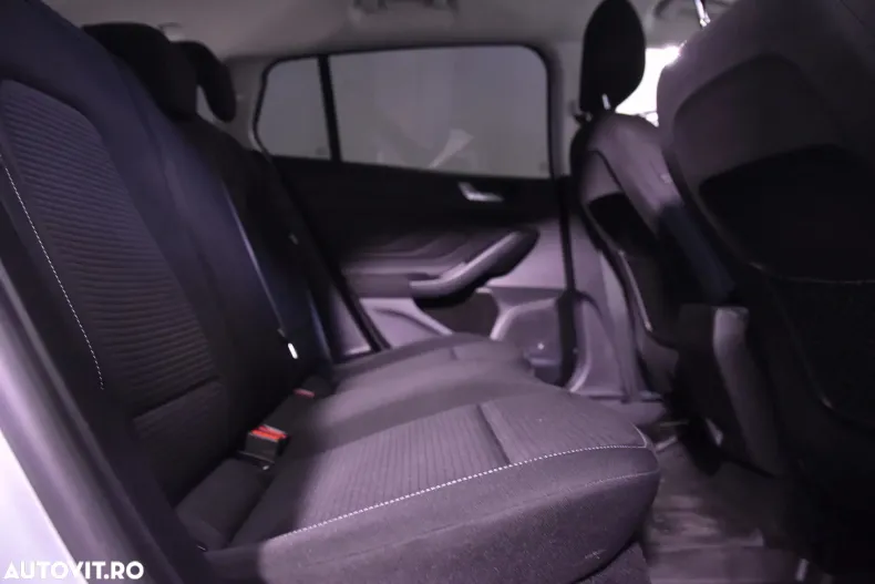 Ford Focus din 2022 cu 54.923 km - oferta FOR132549 - foto 12