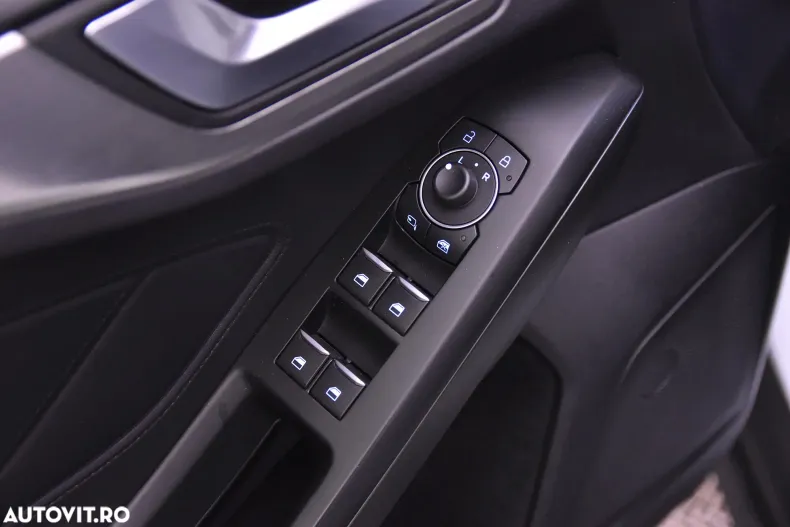 Ford Focus din 2022 cu 54.923 km - oferta FOR132549 - foto 14