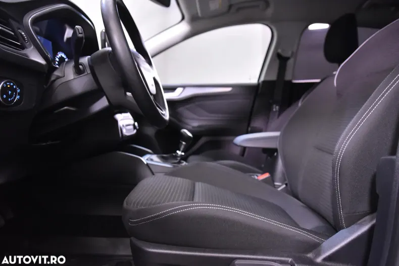 Ford Focus din 2022 cu 54.923 km - oferta FOR132549 - foto 21