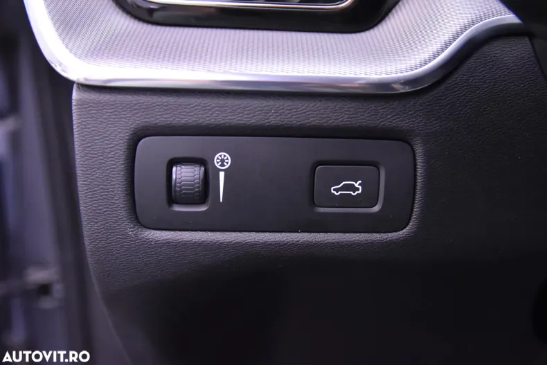 Volvo XC60 din 2020 cu 147.127 km - oferta VOL132616 - foto 15