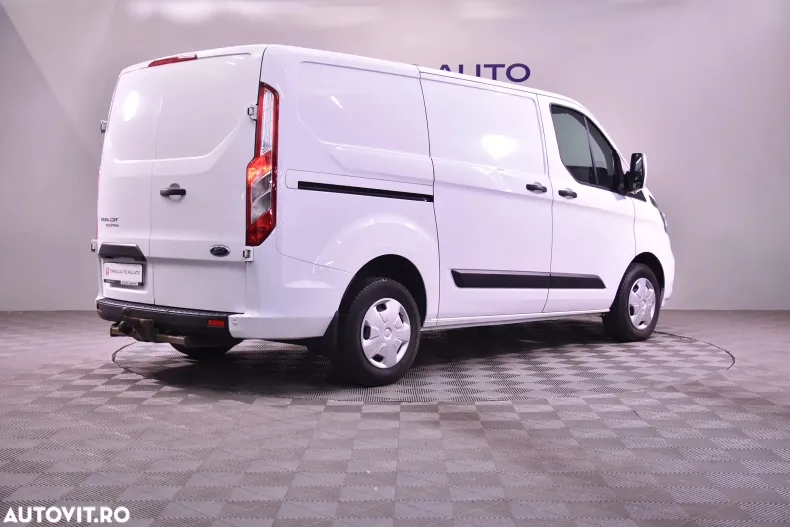 Ford Transit Custom din 2020 cu 118.504 km - oferta FOR132636 - foto 5