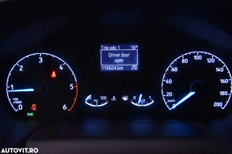 Ford Transit Custom din 2020 cu 118.504 km - oferta FOR132636 - foto 9