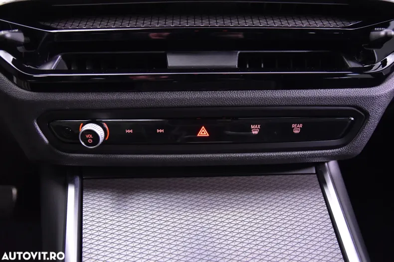 BMW Seria 3 din 2024 cu 8.466 km - oferta BMW132657 - foto 18