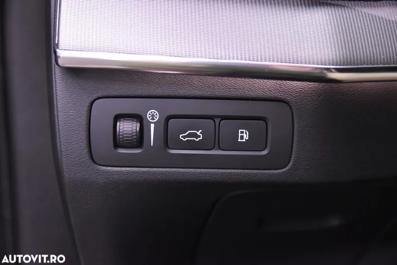 Volvo XC90 din 2021 cu 102.111 km - oferta VOL132740 - foto 16