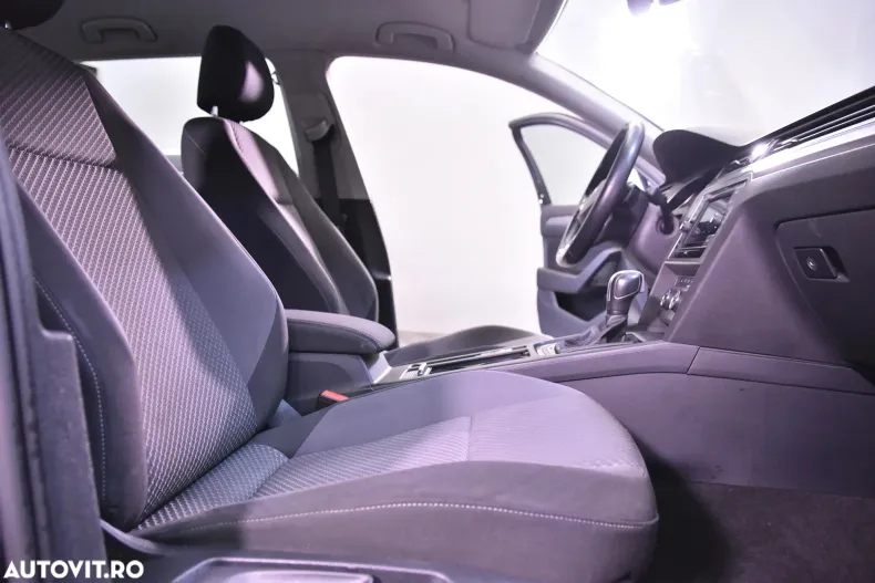 Volkswagen Passat din 2020 cu 144.883 km - oferta VOL132776 - foto 11