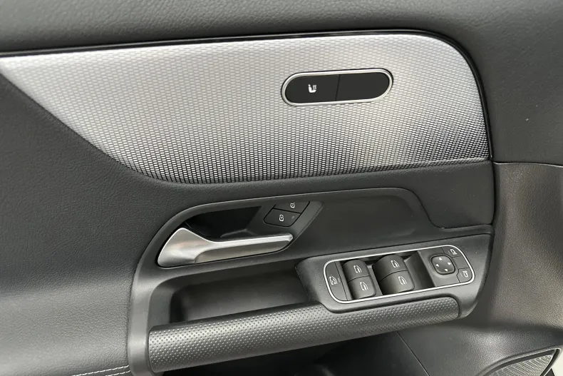 Mercedes-Benz GLA din 2022 cu 106.328 km - oferta MER132792 - foto 15