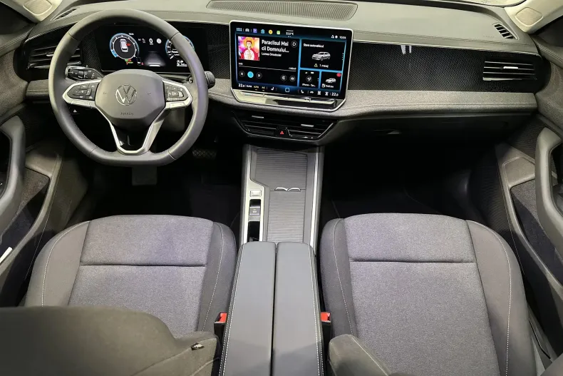 Volkswagen Passat din 2024 cu 5.500 km - oferta VOL132805 - foto 9