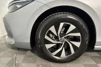 Volkswagen Passat din 2024 cu 5.500 km - oferta VOL132805 - foto 13