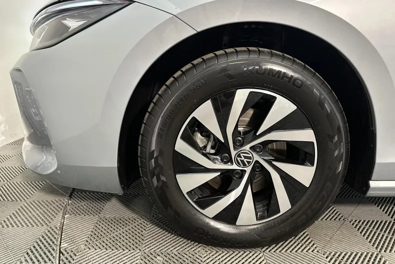 Volkswagen Passat din 2024 cu 5.500 km - oferta VOL132805 - foto 13