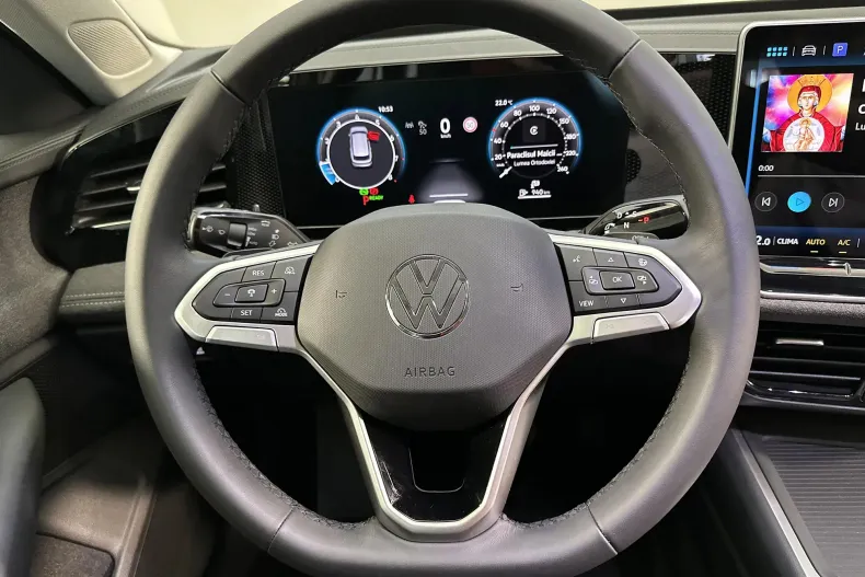 Volkswagen Passat din 2024 cu 5.500 km - oferta VOL132805 - foto 16