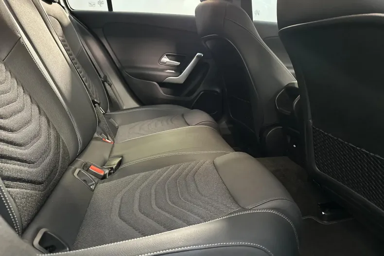 Mercedes-Benz A din 2024 cu 10.514 km - oferta MER132845 - foto 13