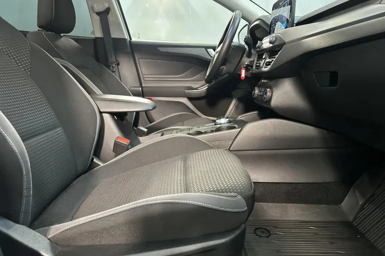 Ford Focus din 2022 cu 120.198 km - oferta FOR132852 - foto 11