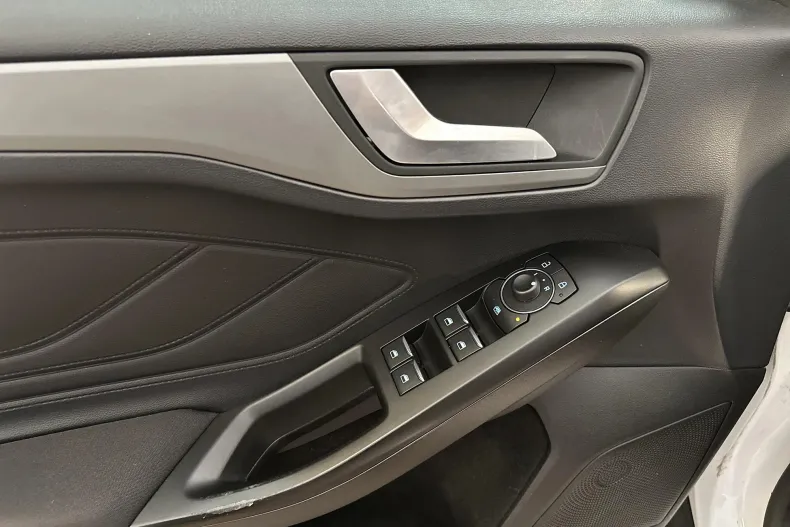 Ford Focus din 2022 cu 120.198 km - oferta FOR132852 - foto 14